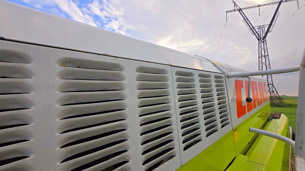 Комбайн зернозбиральний свіжопривезений mega claas