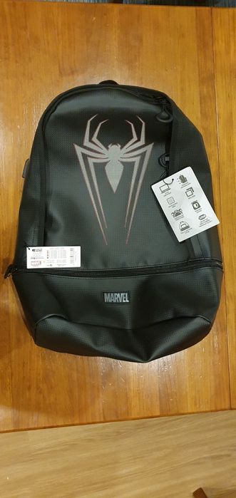 Mochila Marvel Nova (com USB)