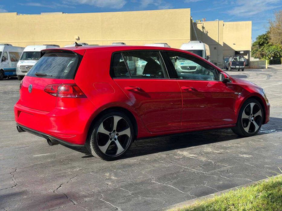 Volkswagen Golf      2015