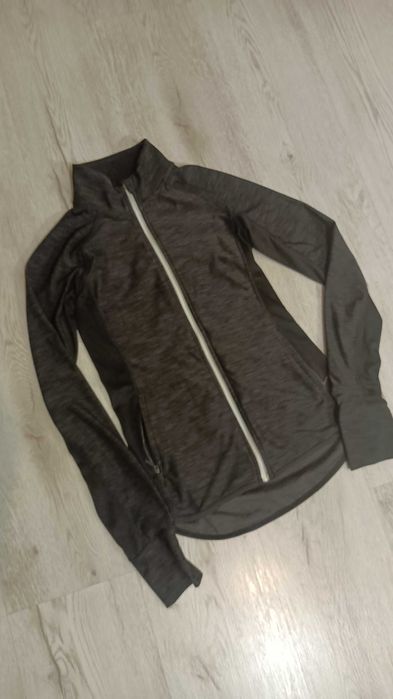 Bluza sportowa funkcyjna na zamek
