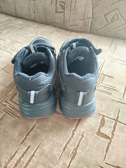 Осінні кросівки для хлопчика