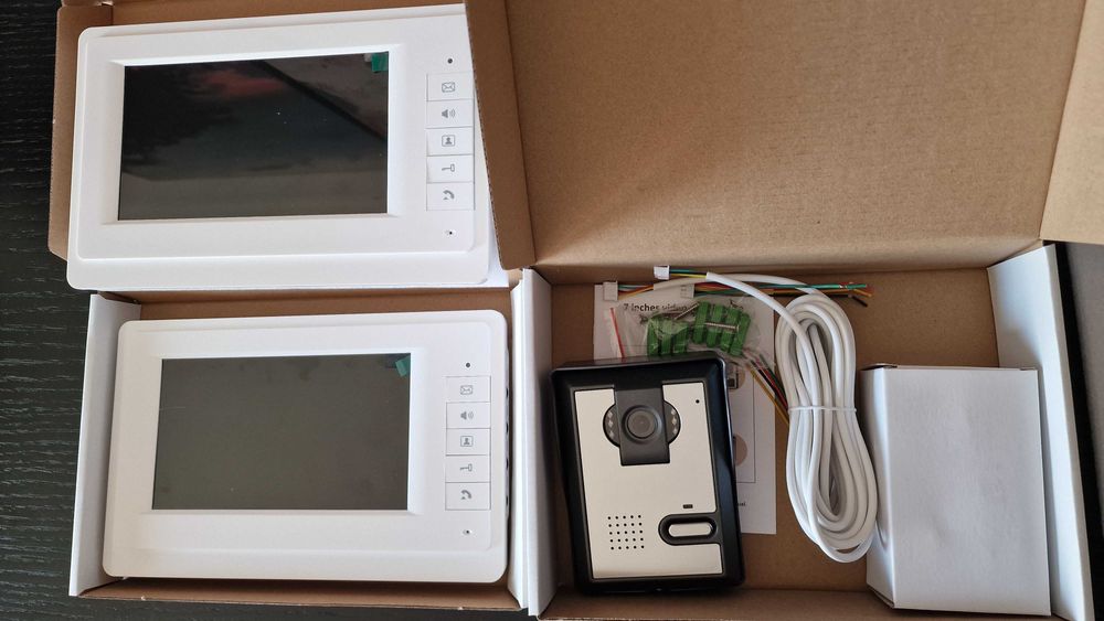Video Doorphone with 2 LCD Monitors (7") – Enhanced Security and Easy DIY Installation64552621502081120
