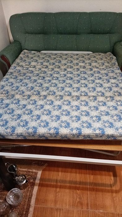 Sofá cama mais uma poltrona