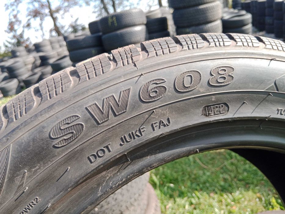 Opona używana 215/55R17 Goodride SW608 Snowmaster 1szt.