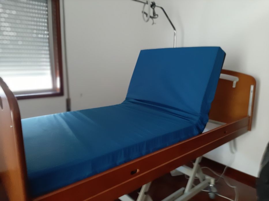 Cama elétrica articulada