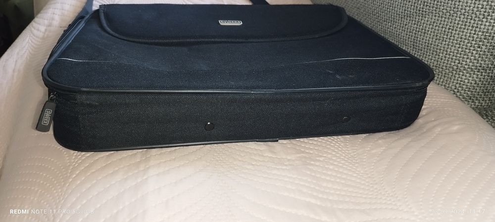 Sprzedam torbę do laptopa nowa