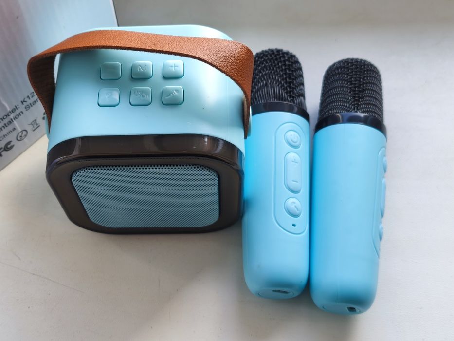 Колонка Bluetooth с микрофонами.