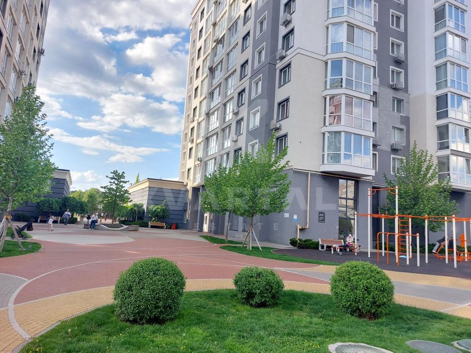 Продам 2-к. квартиру з  кухнею 32 м2 в ЖК Континент!