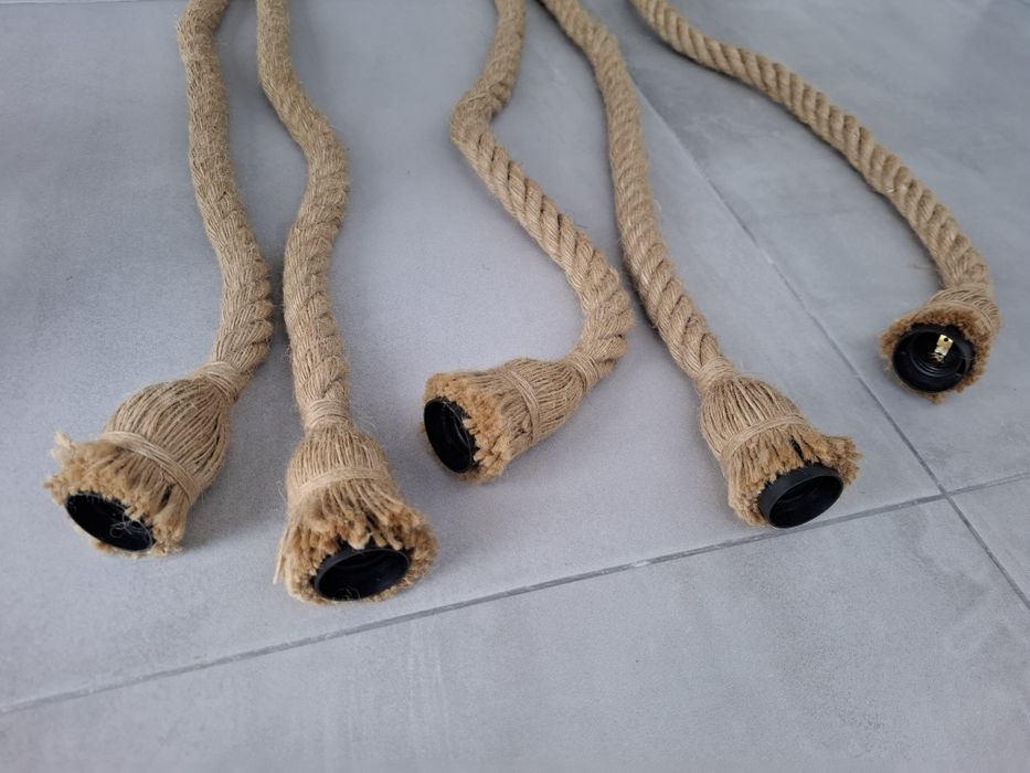 Candeeiro suspenso de corda