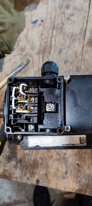 Електродвигун GRUNDFOS  1,1/3000 об. 220/380