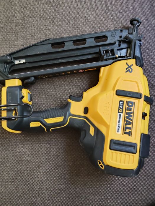 DeWalt DCN660 18v