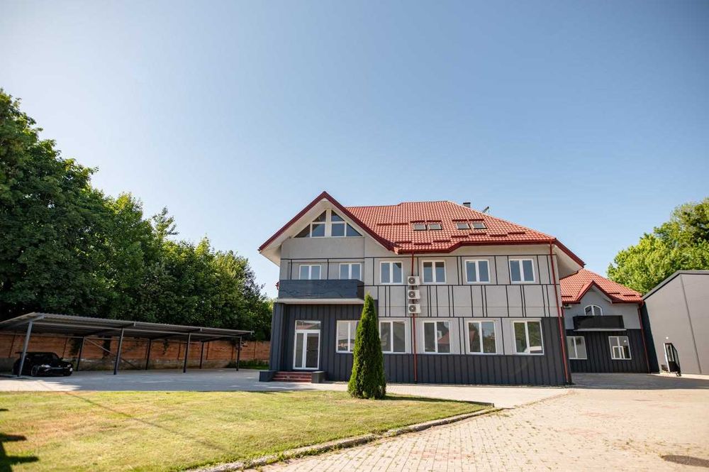 Продаж офісно-складського приміщення з земельною ділянкою у Львові