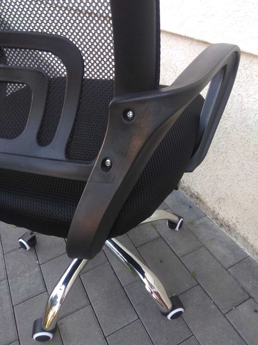 офісне крісло з мікросітки на колесах; офиссное кресло компьютерное