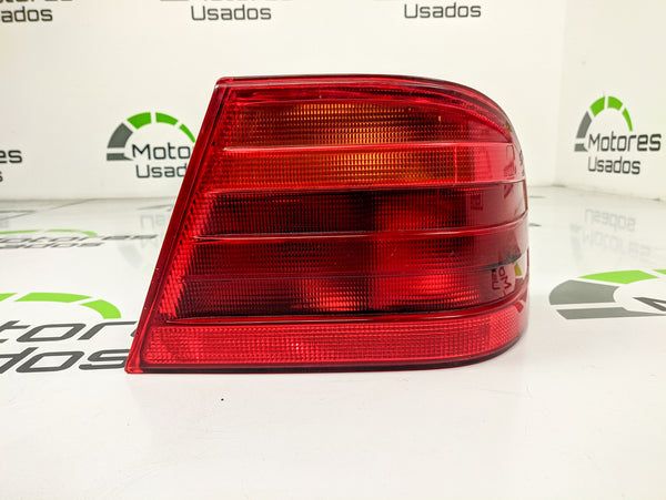 Farol Traseiro Direito Mercedes Classe E