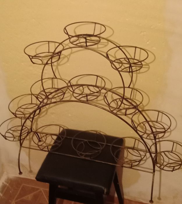 Подставки под цветы.