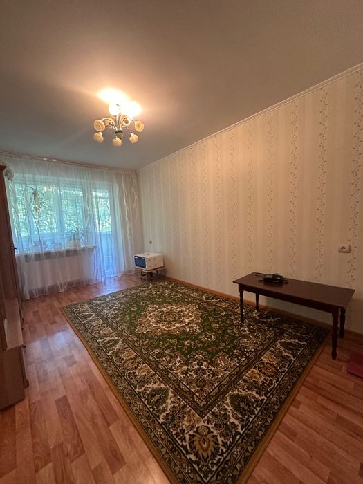 Чотирикімнатна квартира район Варуса та АТБ