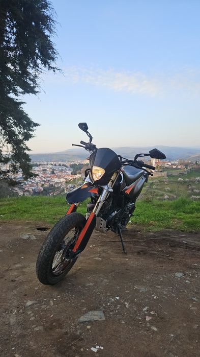 Mota 125cc supermotard
