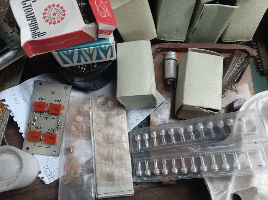 Купуємо ПЛАТИ, радіо деталі!