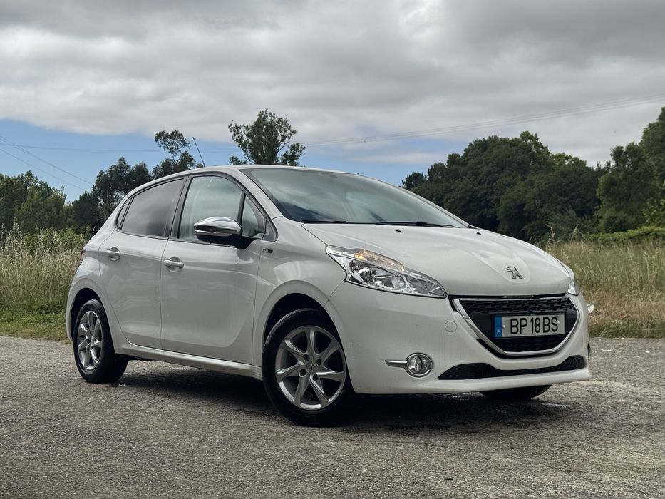 Peugeot 208 1.2 100 mil km revisao feita