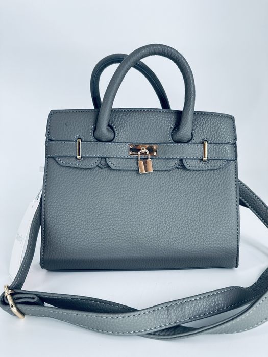 Nowa modna torebka kuferek kłódka