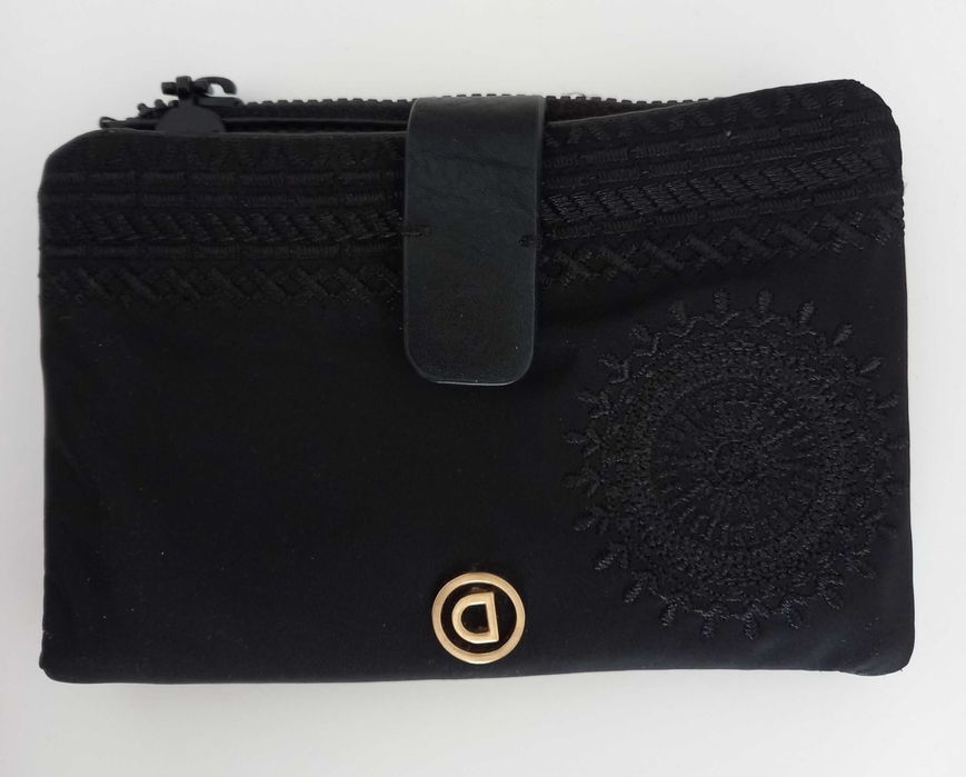 Carteira pequena Desigual