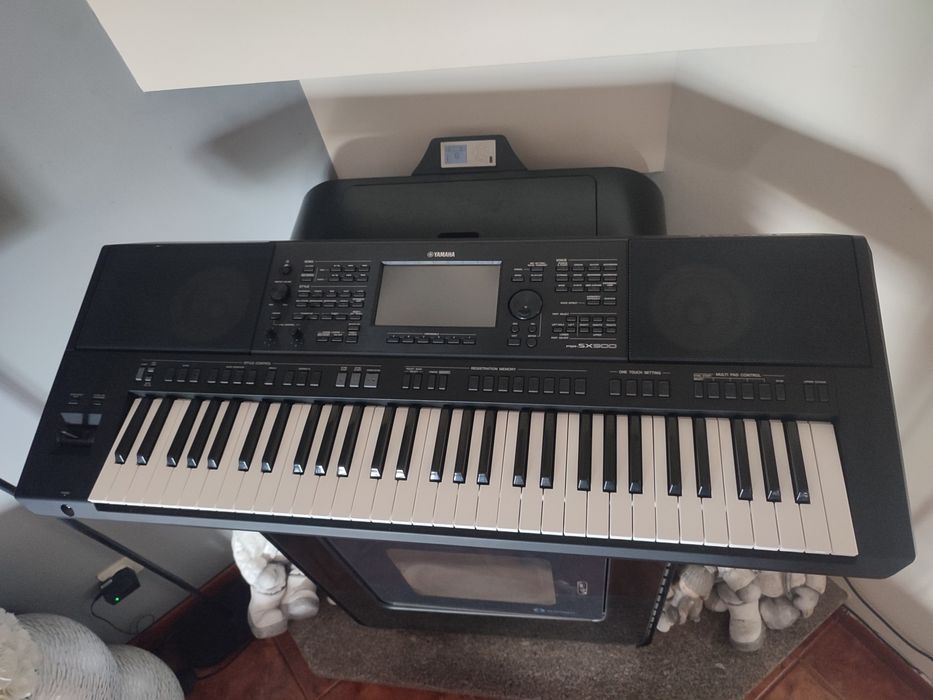 Teclado Yamaha PSR SX 900