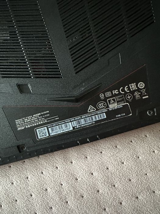 Laptop MSI GE73 Raider RGB 8RE-002PL