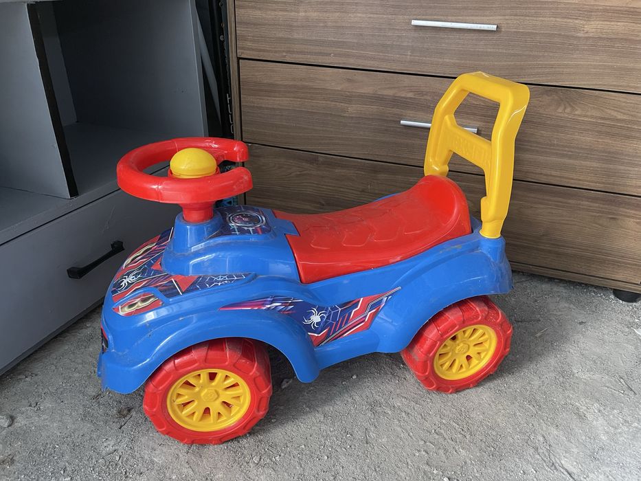 Каталка толокар машинка
