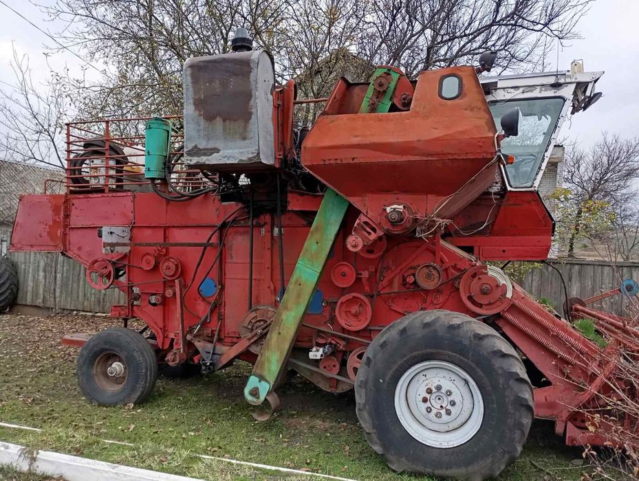 Продам комбайн Нива