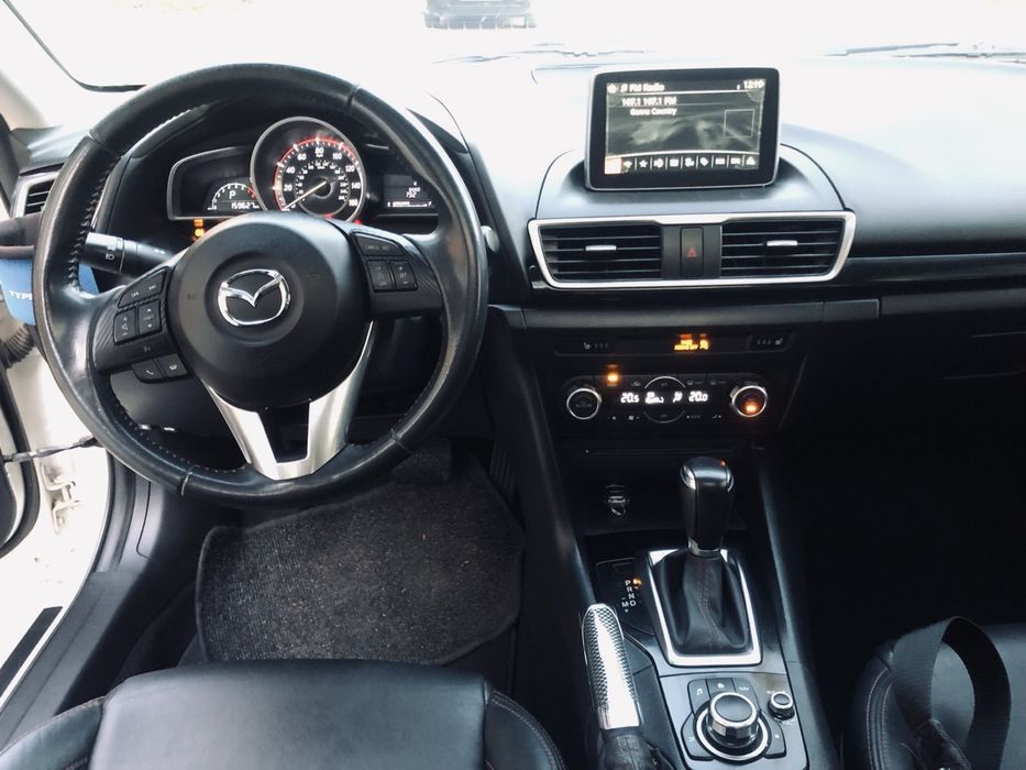 Продажа Mazda3 полная комплектация