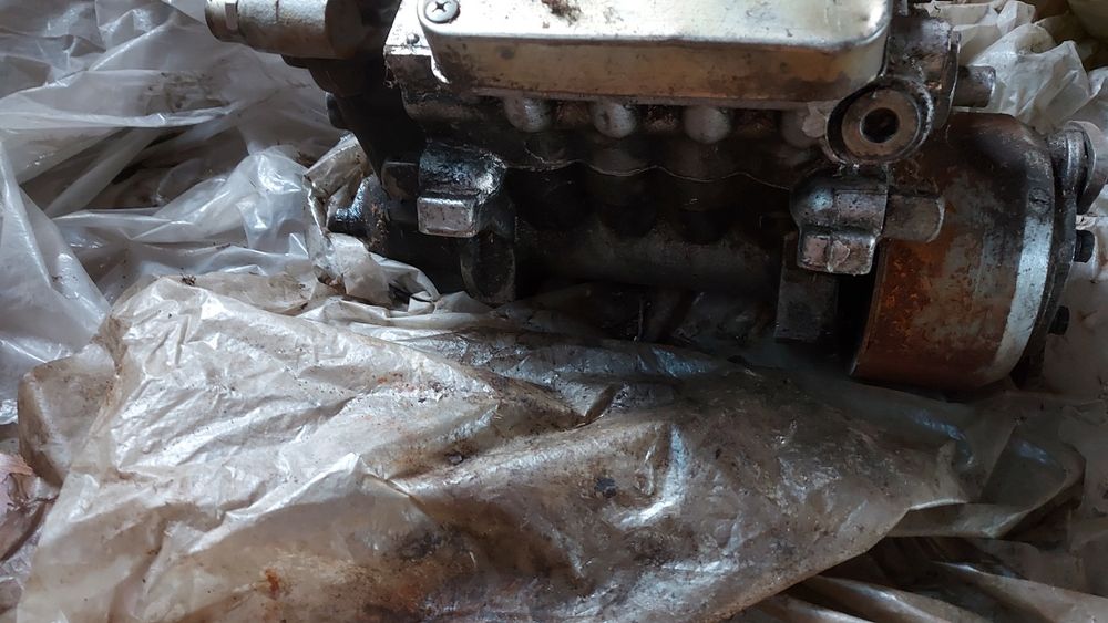 Паливний насос високого тиску, зубчасте колесо, колінчастий вал