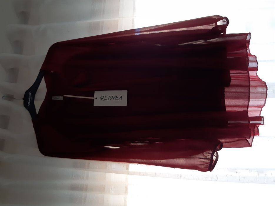 Túnica tamanho único Bordeaux (nova) com plissado à frente e atrás