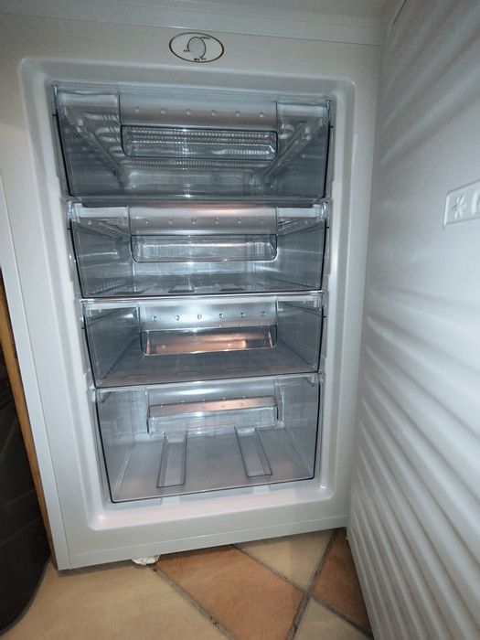 Arca Congeladora Vertical Kunft