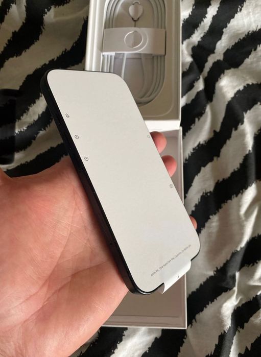 Apple Iphone 16 SELADO