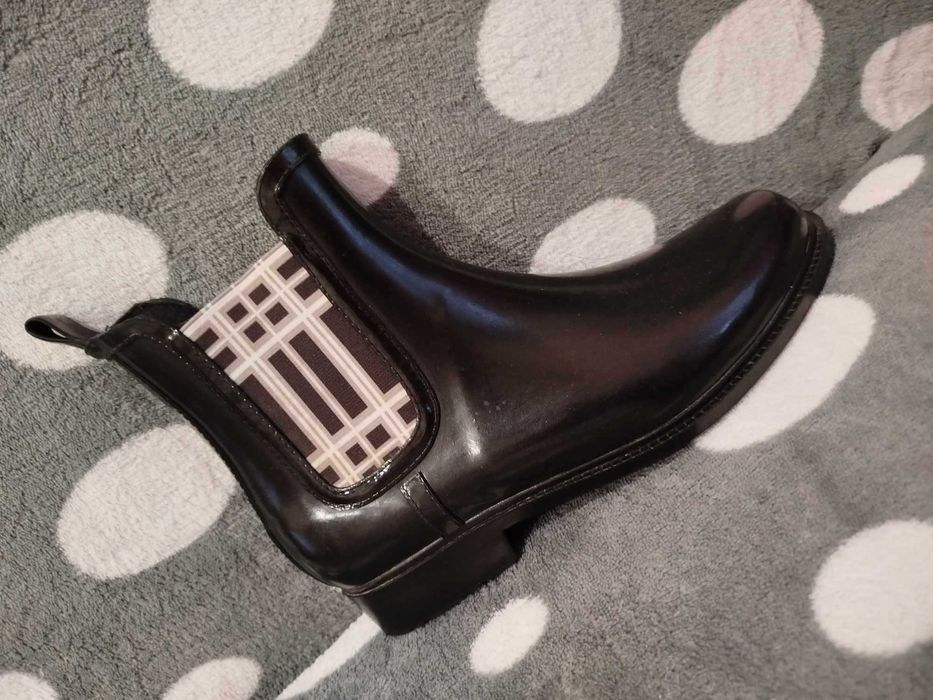 Gumiaki,sztyblety wzór Burbery