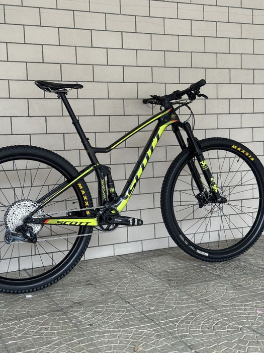 Bicicleta BTT suspensao total Scott spark 920