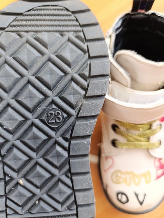 Продам дитяче взуття для дівчинки