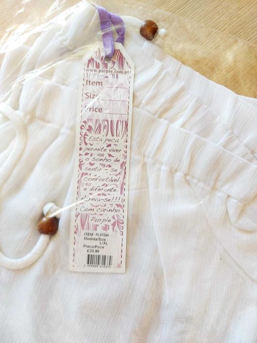 Calça leve branca e preta