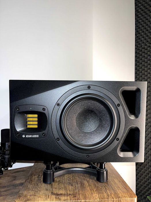 ADAM Audio A7V (Par) + IsoAcoustics ISO-155 | Estado Impecável