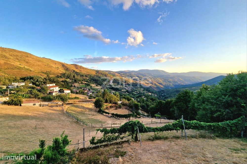 Terreno Rústico com 2433 m2 e anexo 39 m2 - Covelo Gerês, Montalegre