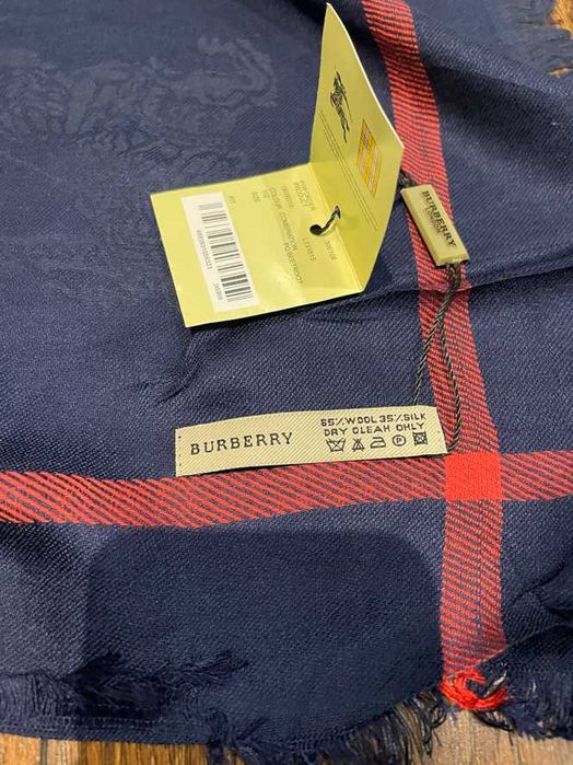 Платок Burberry синій