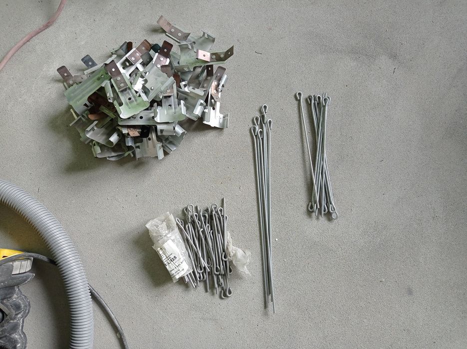 Uchwyty. Haki do profila CD60