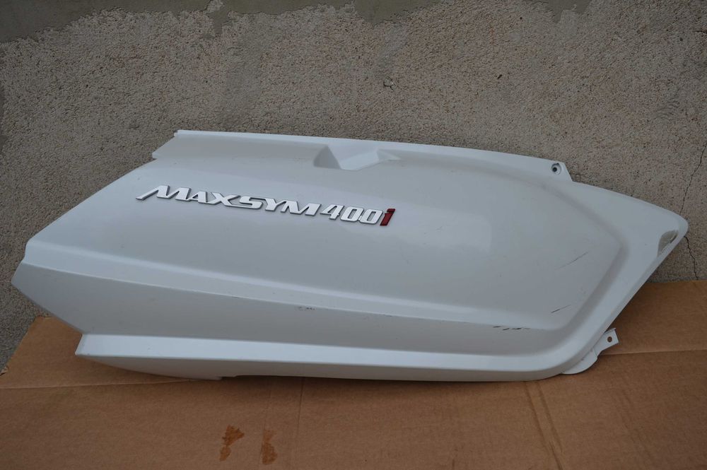 Sym Maxsym 400/600 OWIEWKA prawy tył + ogon emblemat