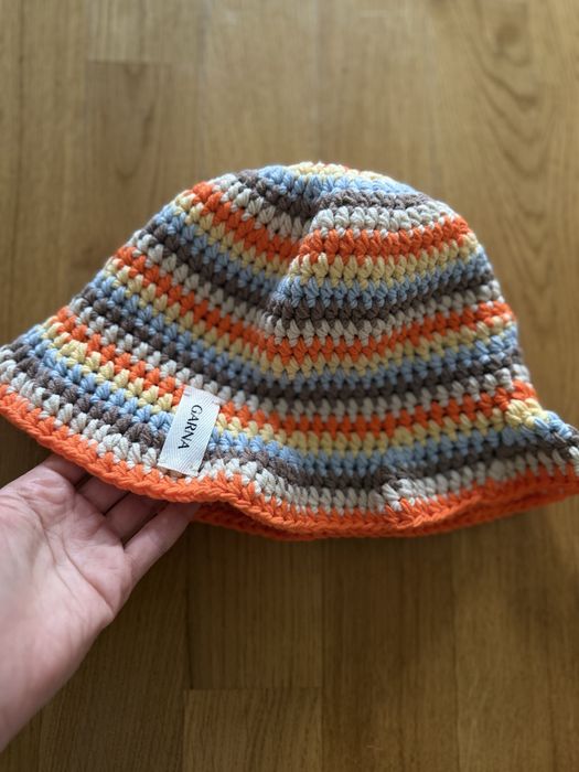 Літня вʼязана панамка