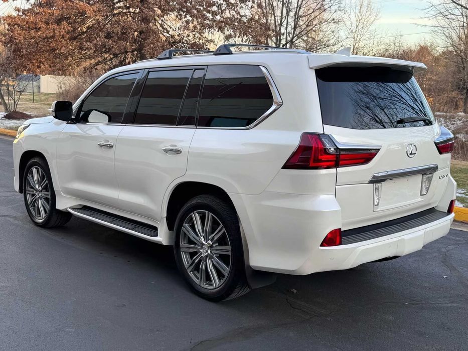 Lexus LX 570      2016