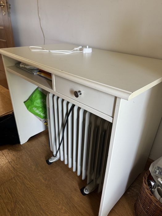 Secretária Ikea marcas de uso