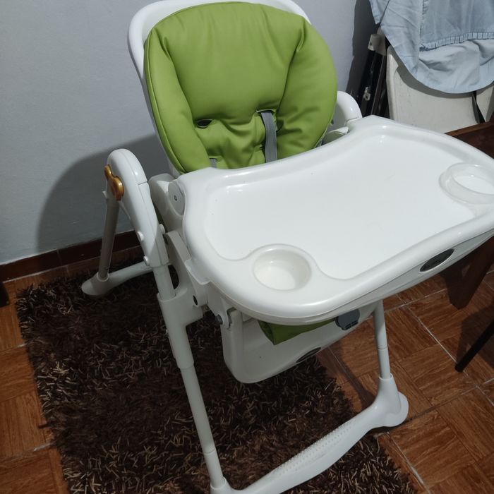 Cadeira da alimentação bebe