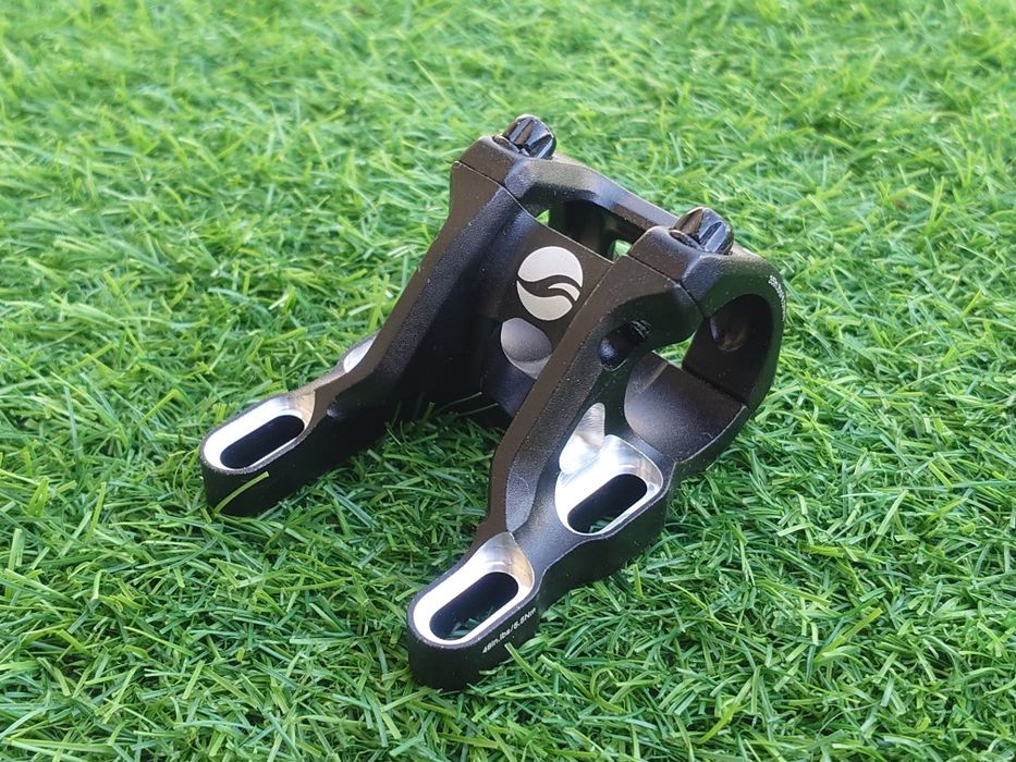 Mostek zintegrowany dwupółka Giant Contact DH na kierownicę 31,8mm