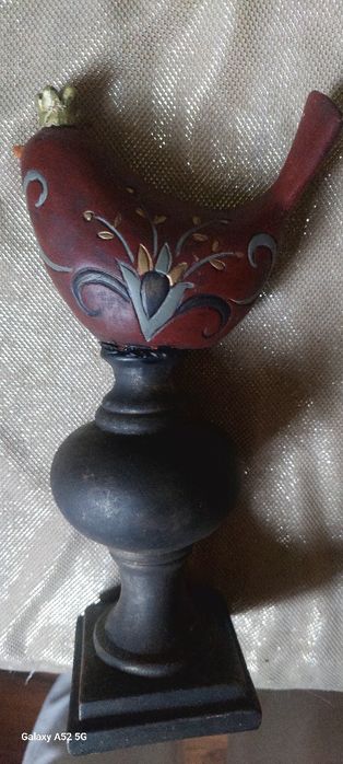 Stara figurka ptaka