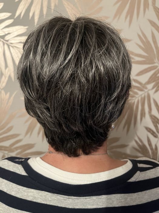 Peruka krótka Gisela Mayer